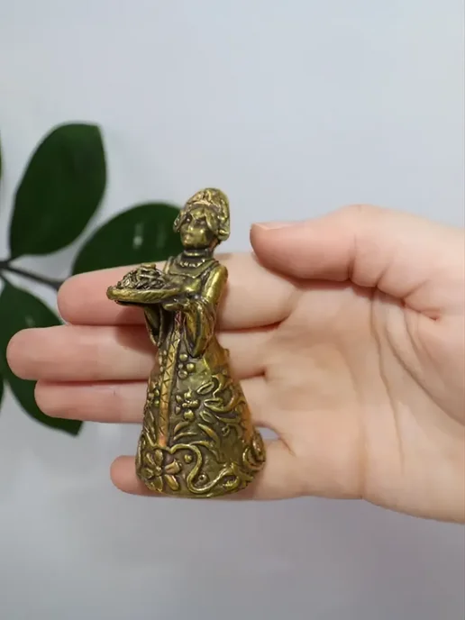 Метарт Колокольчик латунный Русская красавица с караваем, желтый, фото 3