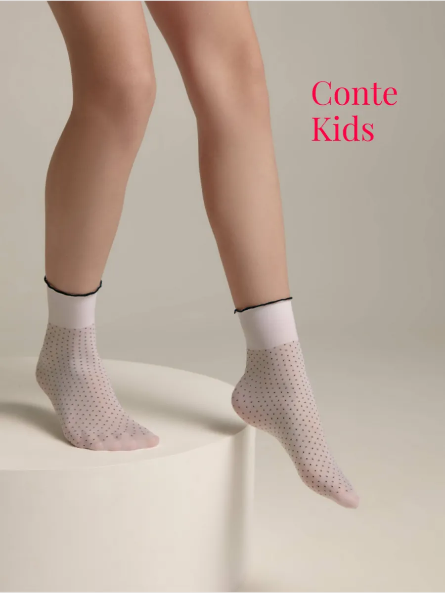 Носки отлично сочетаются с открытой обувью, а также с нарядными туфлями. 